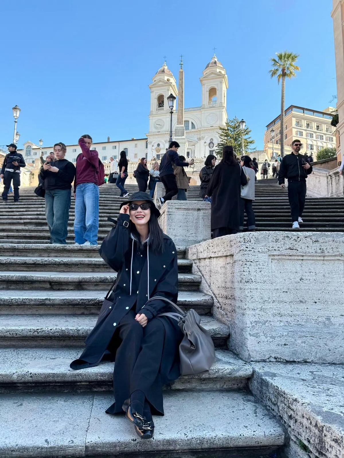 中年女性杨幂时髦穿搭_中国中年女明星_中年女性高圆圆时髦穿搭