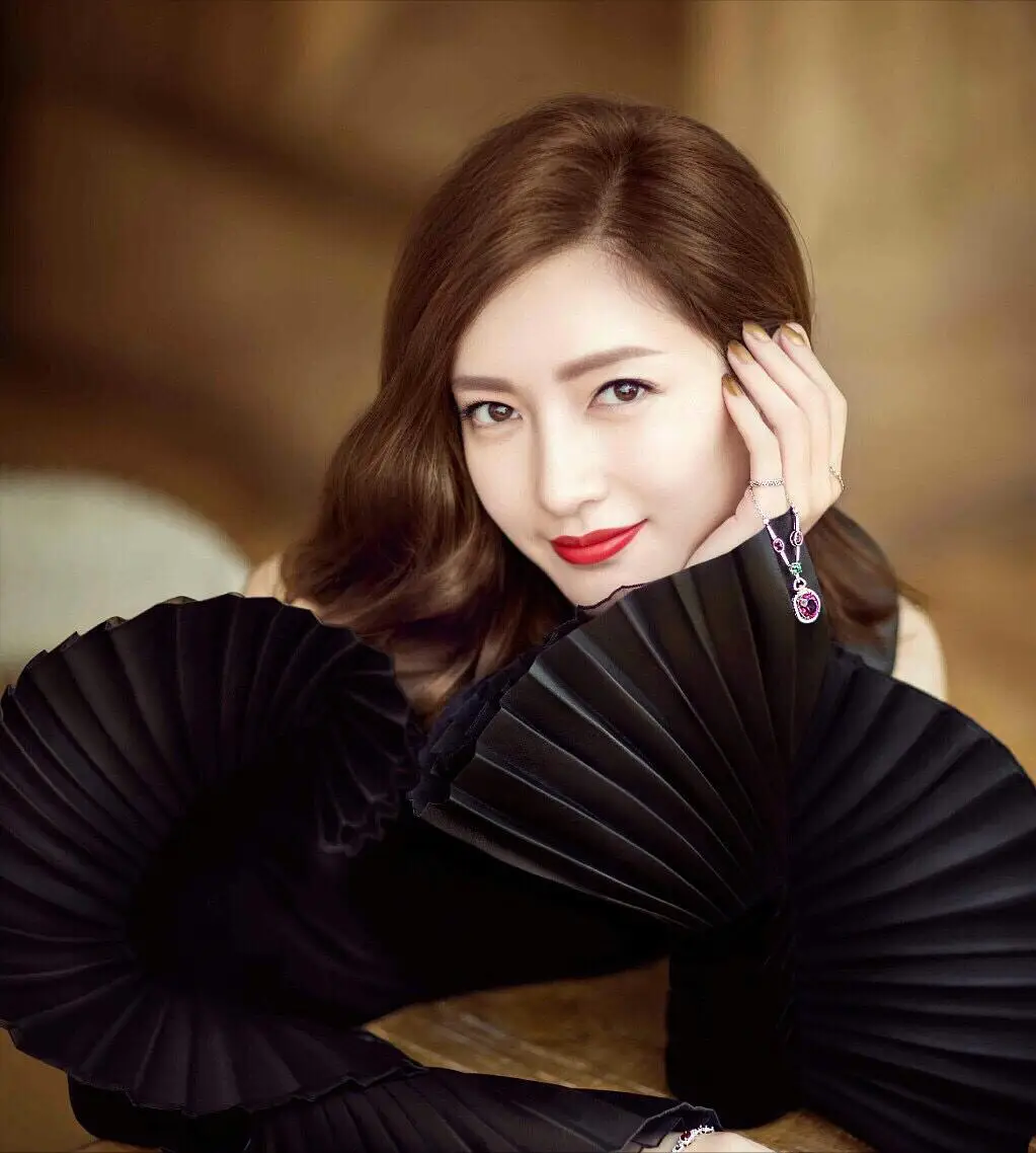 揩油男明星的危害_女星害怕的男星类型_男明星被女明星强吻