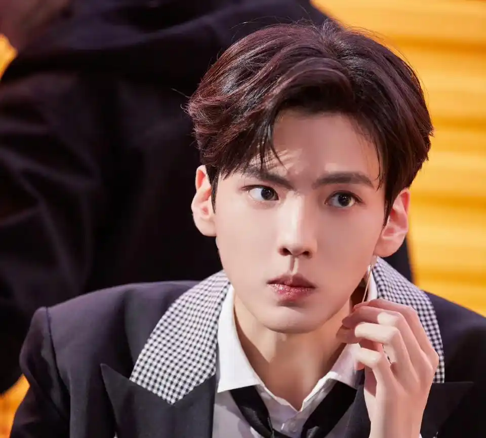 乐华娱乐“一哥”变更，由王一博变成了毕雯珺，“一姐”还是程潇