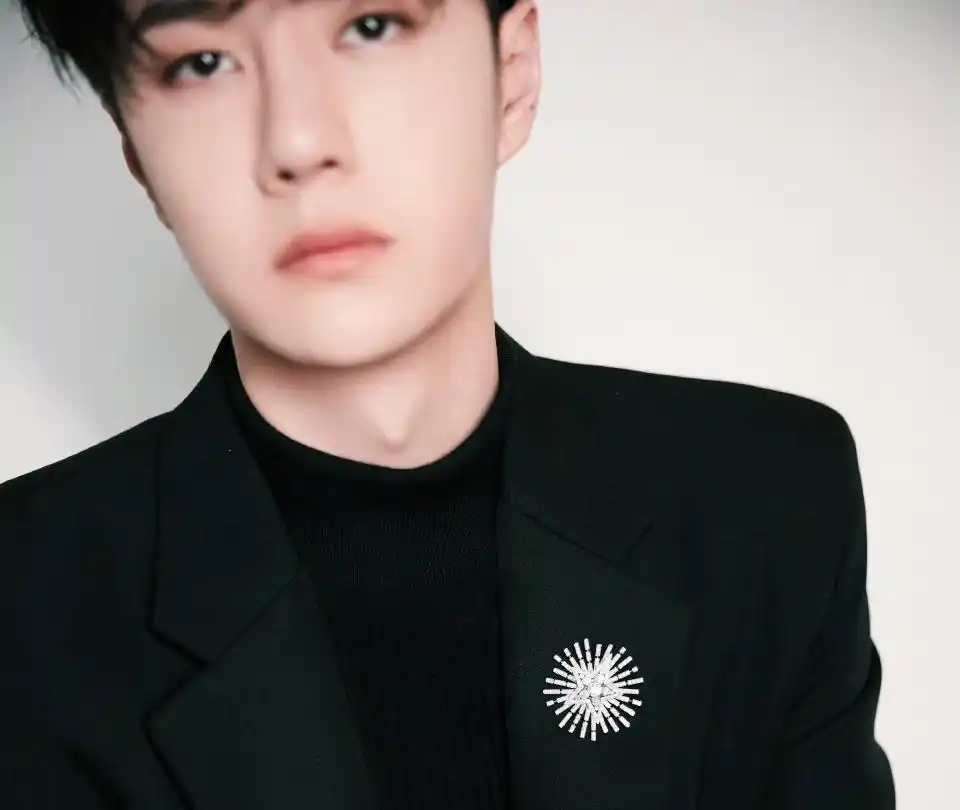 毕雯珺王一博_乐华娱乐一哥一姐_娱乐圈一哥