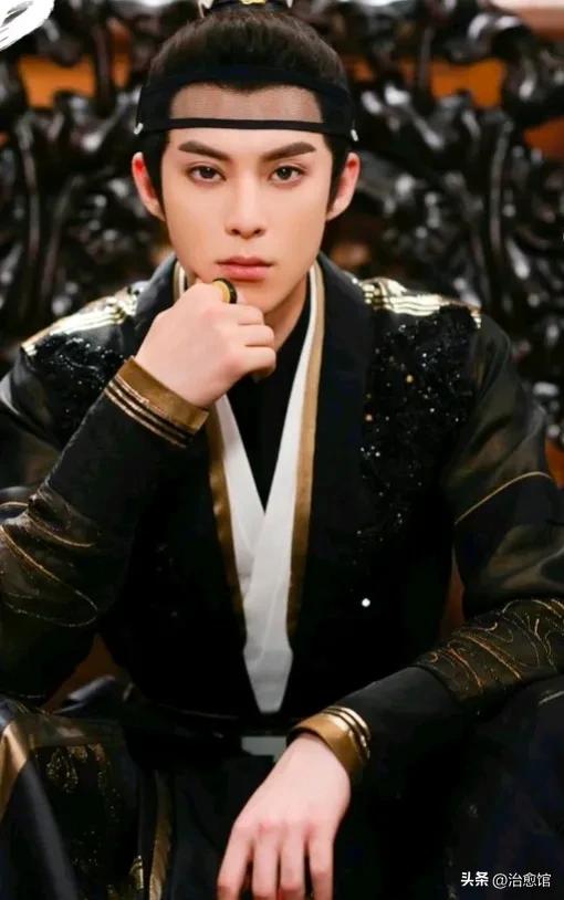 2022年娱乐圈热搜榜Top10_明星年度热搜榜前十名_今日排行榜明星热点榜,